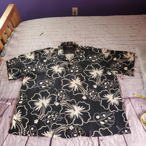 Tommy Bahama Other - Tommy Bahama 100% Silk Floral Black Shirt Hawaiian Summer Beachy Vacation Travel